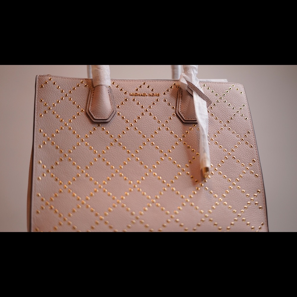 NWT‼️ MK Mercer Stud/Grommet Convertible Tote